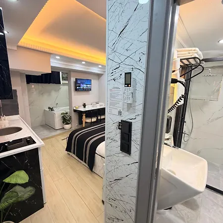 Taksim Larissa House فندق