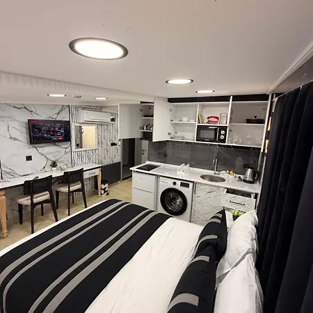 Taksim Larissa House