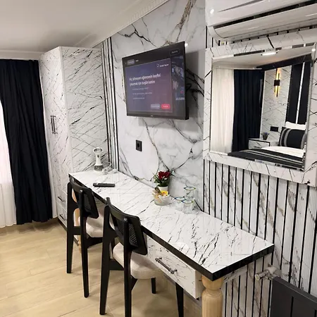 Taksim Larissa House فندق