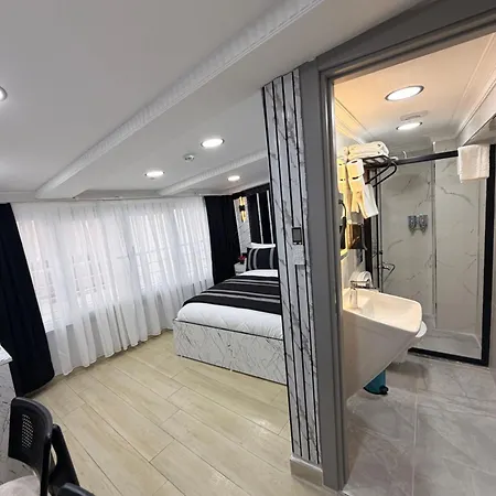 Taksim Larissa House *