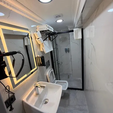 فندق Taksim Larissa House *