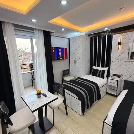 فندق Taksim Larissa House *