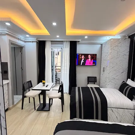 فندق Taksim Larissa House *