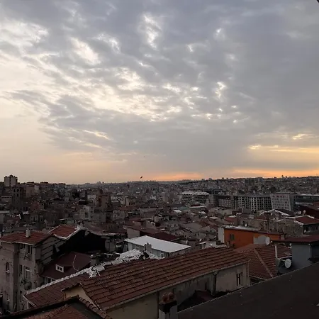 Taksim Larissa House فندق