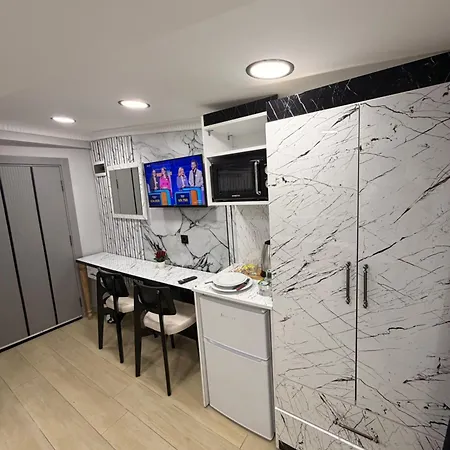 Hotel Taksim Larissa House